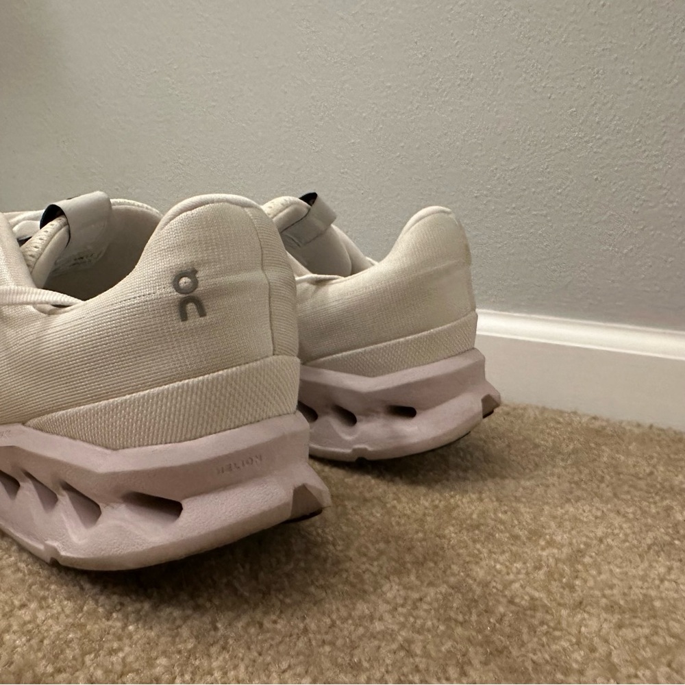 On Running Cloudsurfer - image 4